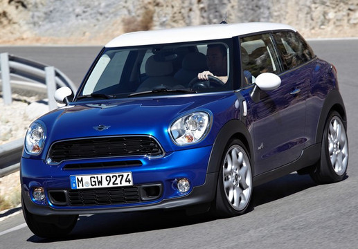 Mini Paceman V at 2013 MINI Paceman Official Videos