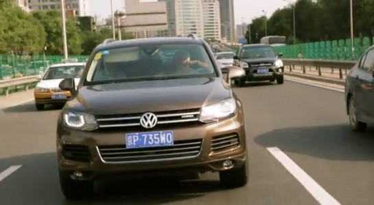 Jay Leno Drives VW Touareg1 at Jay Leno Drives VW Touareg Through Beijing