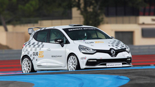 racing clio at 2013 Renault Clio RS Race Car Unveiled