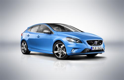 volvo uk 1 at Volvo V40 R Design and Cross Country UK Pricing