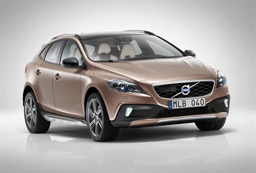 volvo uk 2 at Volvo V40 R Design and Cross Country UK Pricing