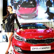 irina shayk istambul kia ceed 02 175x175 at Irina Shayk obfuscates the Kia Pro Ceed 2013
