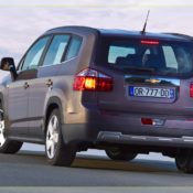 2011-chevrolet-orlando-europe-rear