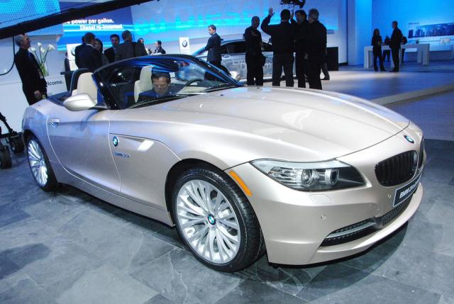 2010 bmw z4 at 2009 detroit auto show 1 at 2010 BMW Z4 now available in UAE