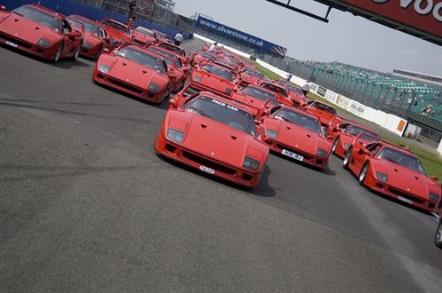 Record Ferrari F40 Gathering 2 at Ferrari F40 Parade at Silverstone Classic Video