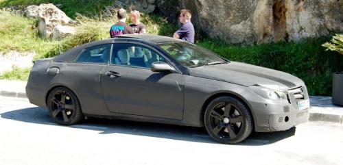 e63 amg coupe spy 1 at Spyshots: Mercedes E63 AMG Coupe!