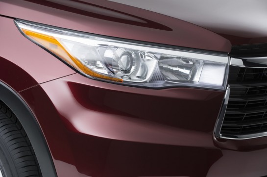 2014 TOYOTA Highlander teaser 545x363 at 2014 Toyota Highlander Teased Ahead of NYAS Debut