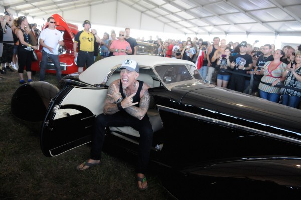 James Hetfield on cars 1 600x398 at Metallicas James Hetfield on Cars and Art   Video