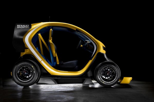 Renault Twizy Sport F1 3 600x400 at Renault Twizy Sport F1 Cocenpt Unveiled