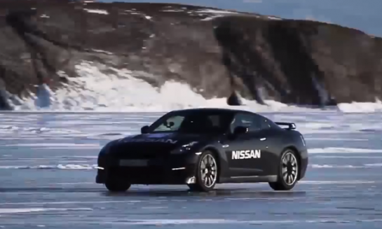 nissan gtr frozen lake run 545x327 at Stock Nissan GT R Hits 183 MPH on Ice   Video