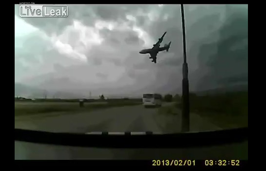 747 crash at Boeing 747 400 Crashes Outside Bagram Airbase   Graphic Video