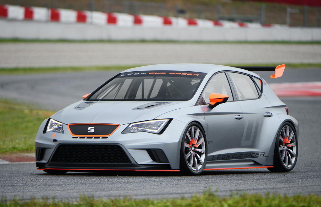 Leon Cup Racer 1 at SEAT Shows Leon Cup and Ibiza SC Race Cars at Wörthersee