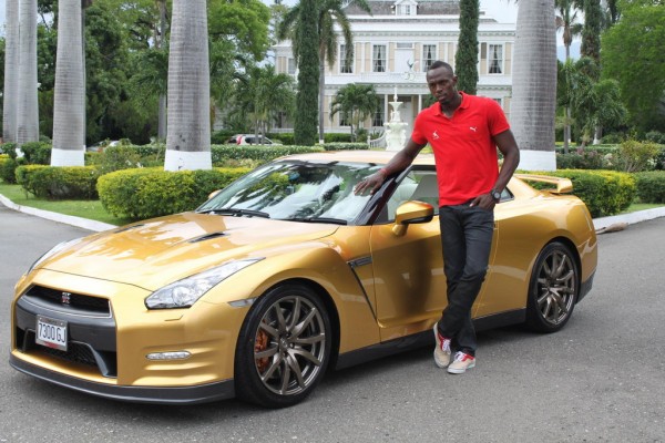 Usain Bolt Gold Nissan GT R 1 600x400 at Usain Bolts Gold Nissan GT R Delivered