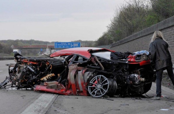 ferrari 430 300kmh crash 1 600x394 at This Is a Ferrari 430 Scuderia... After a 300 km/h Crash
