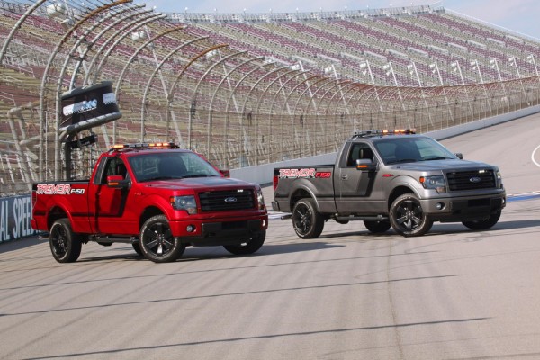 Ford F 150 Tremor Pace Car 1 600x400 at 2014 Ford F 150 Tremor To Pace NASCAR Trucks Race