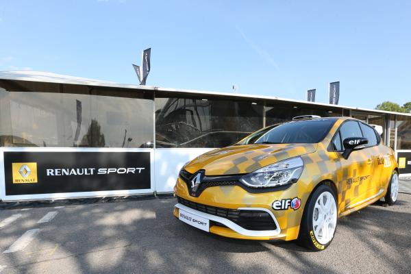 Renault Clio Cup 2 at First Batch Of Renault Clio Cup Race Car Ready To Rumble