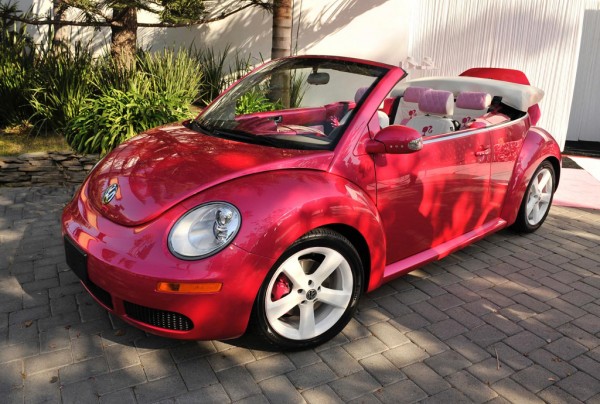 vw barbie beetle 600x404 at What’s Barbie Driving? Barbies Cars History