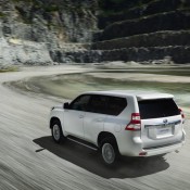 2014 Toyota Land Cruiser 4 175x175 at 2014 Toyota Land Cruiser Revealed: Specs and Details