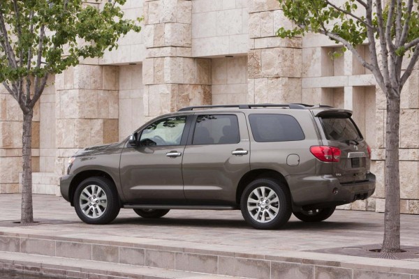 2014 Toyota Sequoia 3 600x400 at 2014 Toyota Sequoia: Specs and Details