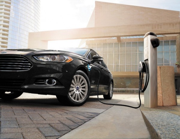 2B ELECTRIFICATION EnergiPluggedIn3 600x462 at Ford Launches EV Charging Stations For Employees