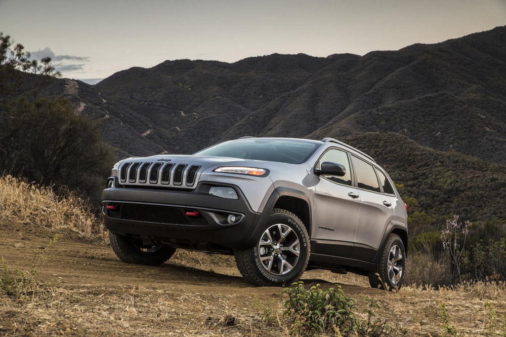 2014 Jeep Cherokee at Top Safety Pick Award for 2014 Jeep Cherokee