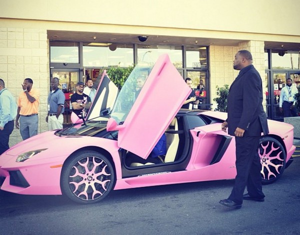 Pink Lamborghini Aventador 2 600x471 at Nicki Minaj Shows Off Her Pink Lamborghini Aventador 