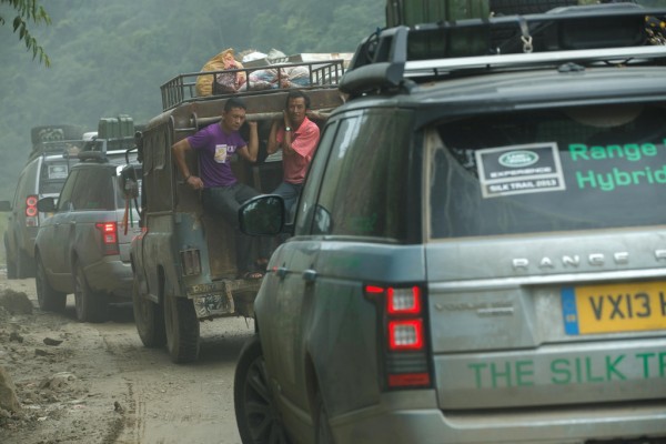 Range Rover Hybrid 4 600x400 at Range Rover Hybrid Completes Silk Trail Expedition