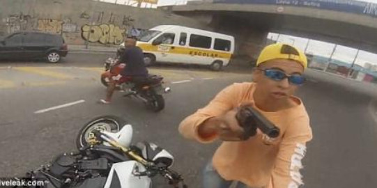 bike thief at A Typical Day in Brazil: Bike Theft, Gun Shots, Dead Man