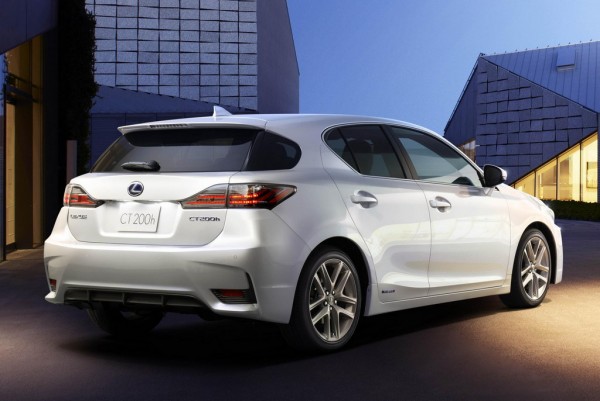 Lexus CT 200h Facelift 2 600x401 at Lexus CT 200h Facelift: First Pictures Revealed