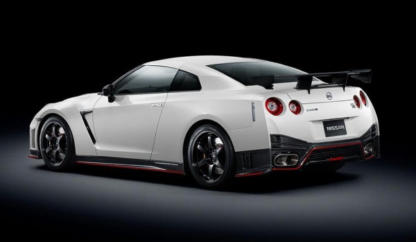 Nissan GT R Nismo 2 600x349 at Nissan GT R Nismo: First Pictures