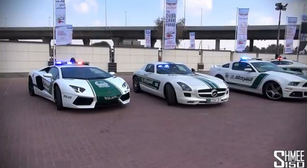 dubai police parade 600x329 at Dubai Police Shows Off its Supercars to Public
