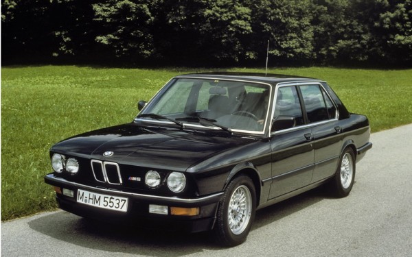 1984 BMW M5 E28 600x375 at 40 Years of BMW “M” History