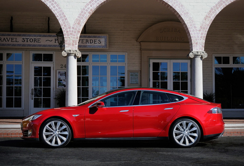 tesla model s at Another Tesla Model S Burns as Comapnys Share Price Hits Record High