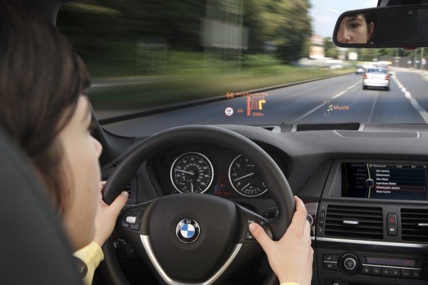 BMW HUD 600x400 at Ten Car Features that will Soon Become Standard