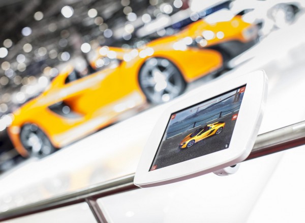 McLaren 650S Tablet App 1 600x438 at McLaren 650S Tablet App Offers New Configuration Possibilities