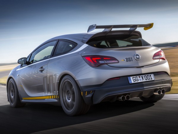 Opel Astra OPC Extreme Vid 2 600x450 at Up Close with Opel Astra OPC Extreme 