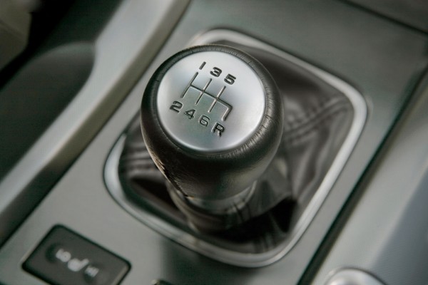 The manual gearbox 600x400 at 10 Features We Won’t See on Tomorrow’s Cars