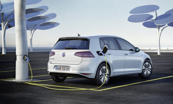Volkswagen e Golf UK 1 600x363 at Volkswagen e Golf UK Pricing and Specs Announced