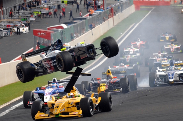 World Series by Renault Crash at The Long Road from Karting to Formula One