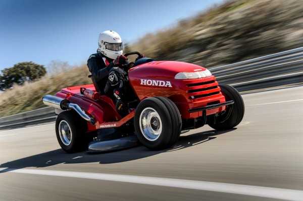 Honda Mean Mower 0 600x399 at Honda Mean Mower Is Officially the World’s Fastest Lawnmower