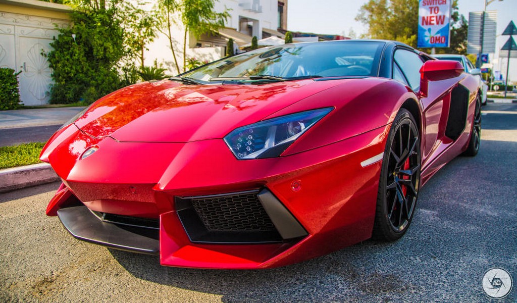 Shimmering Beauty: Candy Red Lamborghini Aventador Roadster