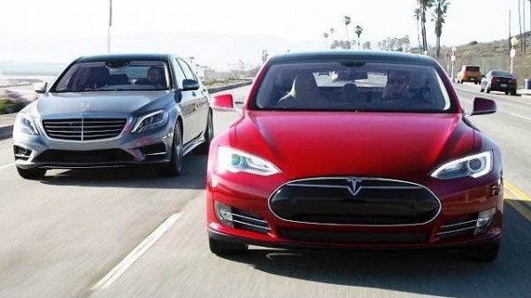 tesla vs s class 600x337 at Elon or Gottlieb? Tesla Model S vs 2014 Mercedes S550
