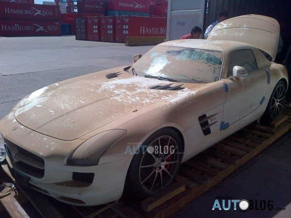 Mercedes SLS Fell Off the Ship 0 600x450 at This Mercedes SLS Fell Off the Ship En Route to Owner!
