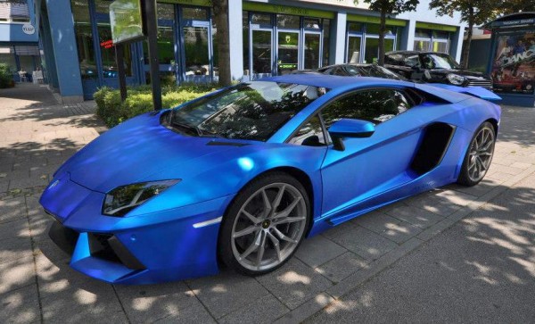 Aventador in Blue chrom brushed 0 600x363 at Lamborghini Aventador Wrapped in Blue Chrome Brushed