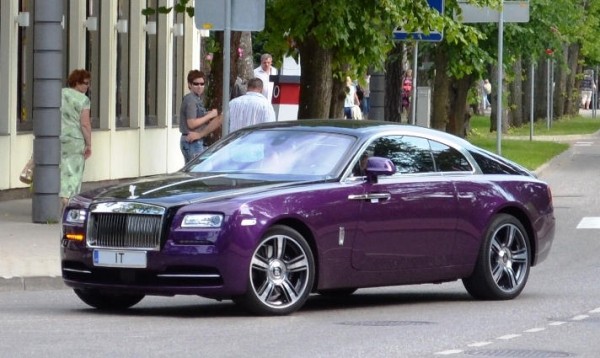 Purple Rolls Royce Wraith 1 600x358 at Purple Rolls Royce Wraith Spotted in Latvia