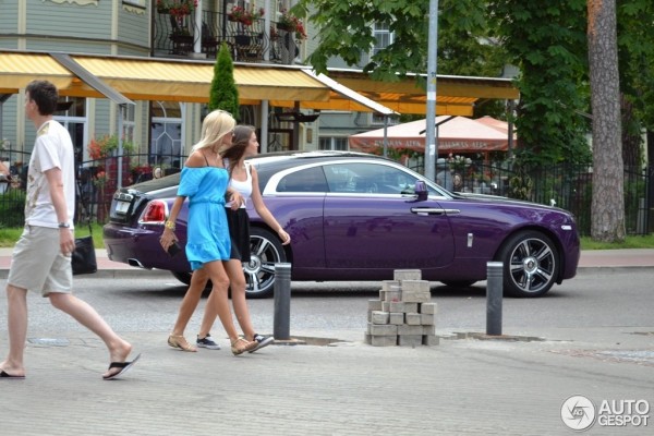 Purple Rolls Royce Wraith 4 600x400 at Purple Rolls Royce Wraith Spotted in Latvia