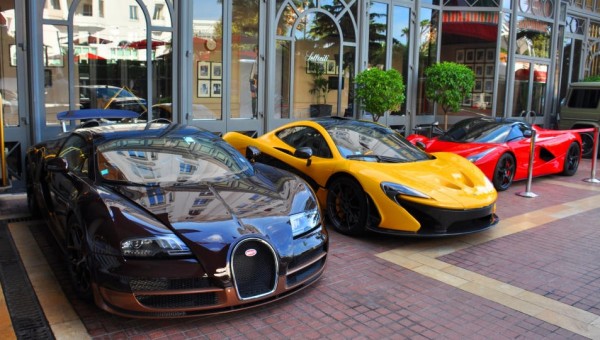 cannes trio 1 600x340 at LaFerrari, P1 and Bugatti Veyron Rembrandt Spotted Together in Cannes