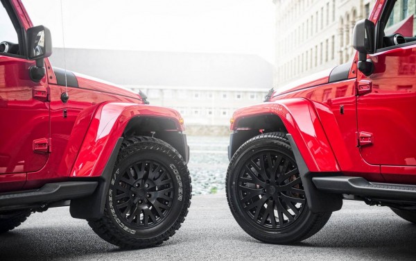 kahn wrangler duo 4 600x376 at Chelsea Twins: Kahn Design Jeep Wrangler Photoshoot