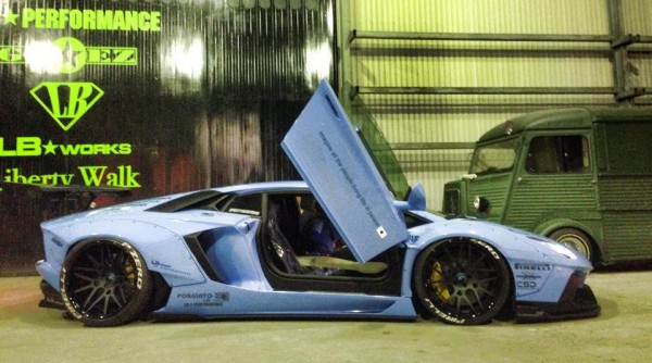 LB Works Aventador 4 600x334 at LB Works Wide Body Aventador Is Taking Shape