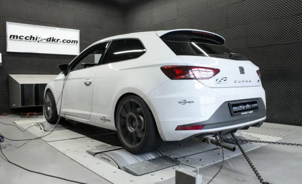 mcchip leon 2 600x366 at SEAT Leon Cupra Tuned to 340 hp by Mcchip DKR